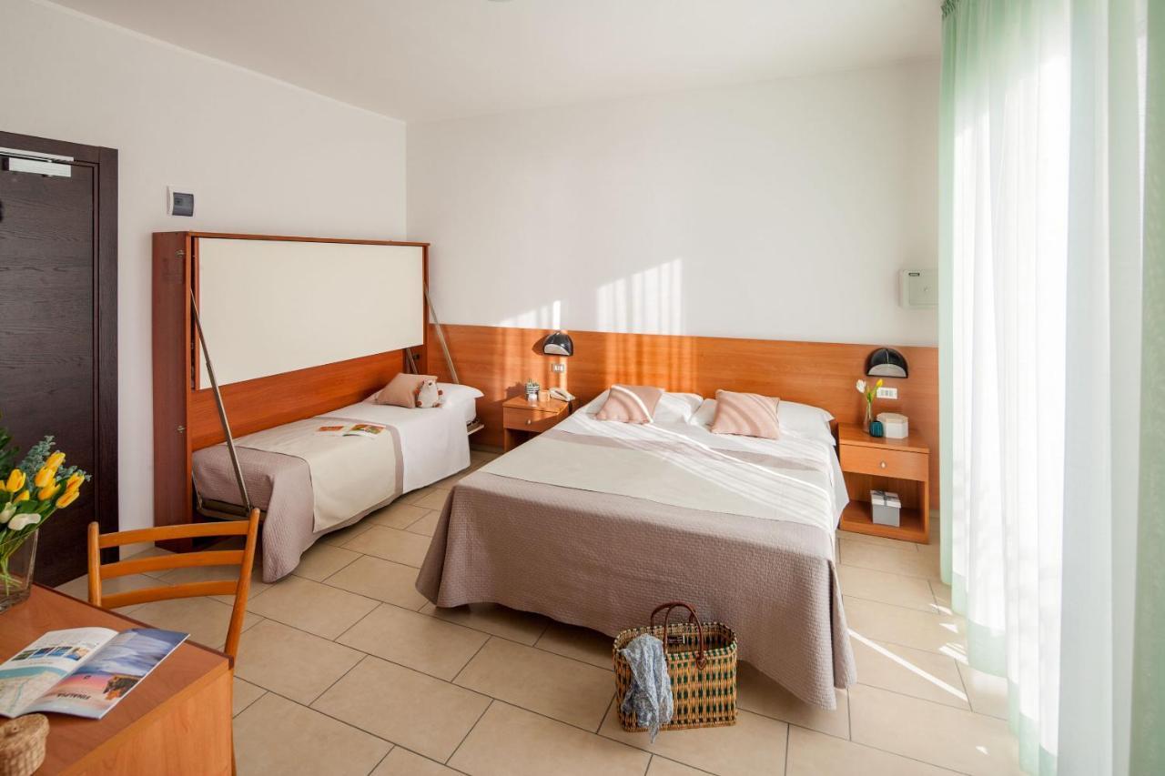 Hotel Europa Finale Ligure Zewnętrze zdjęcie