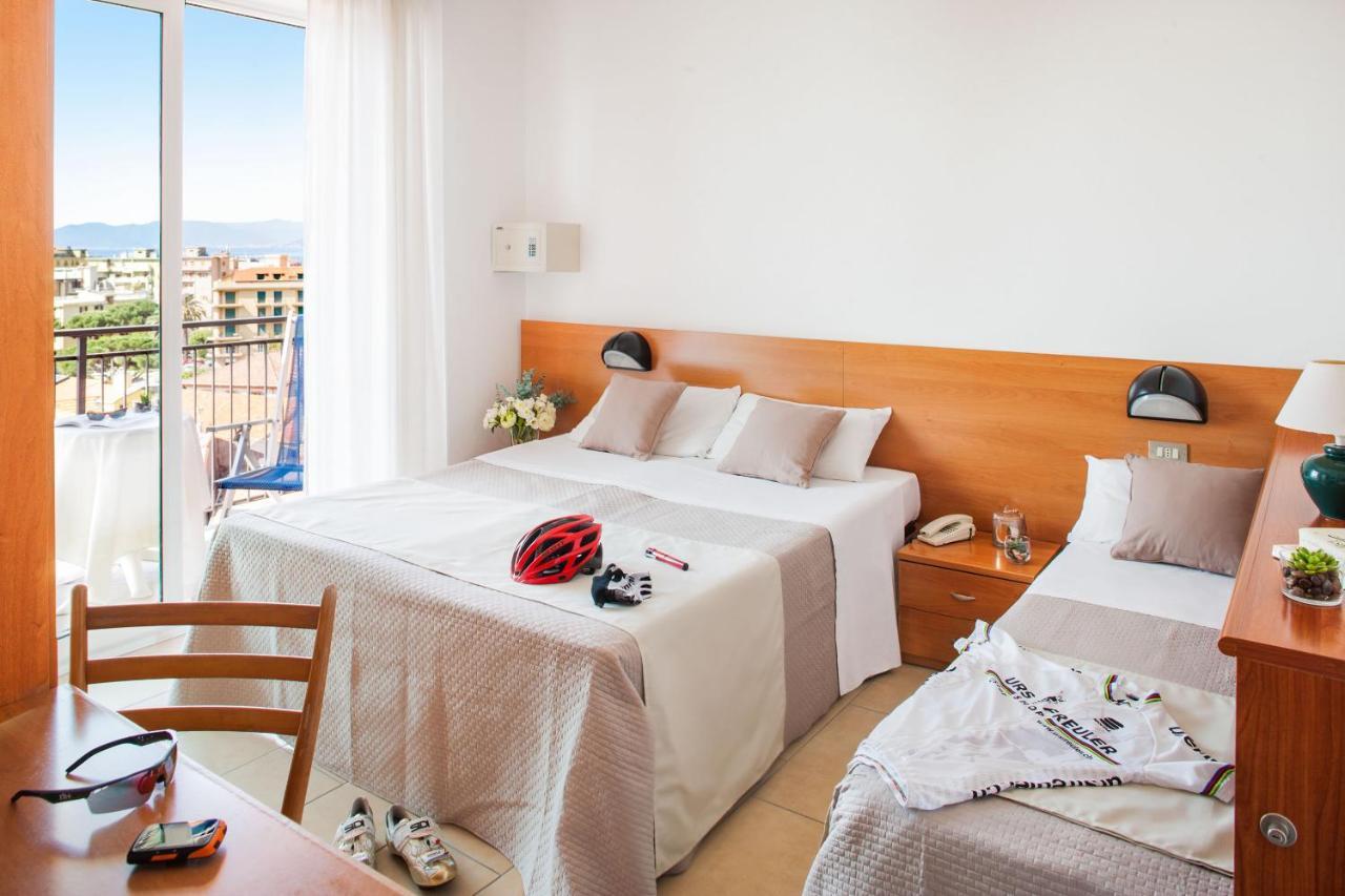 Hotel Europa Finale Ligure Zewnętrze zdjęcie